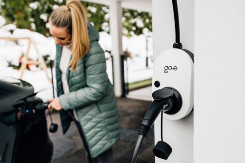 Recharge à domicile vs borne publique à Castres : quelle est la meilleure solution pour votre voiture électrique ?