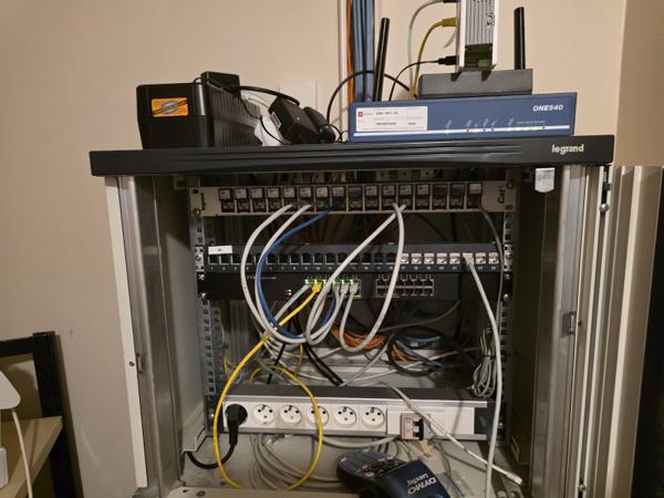 Baie de brassage et réseau informatique
