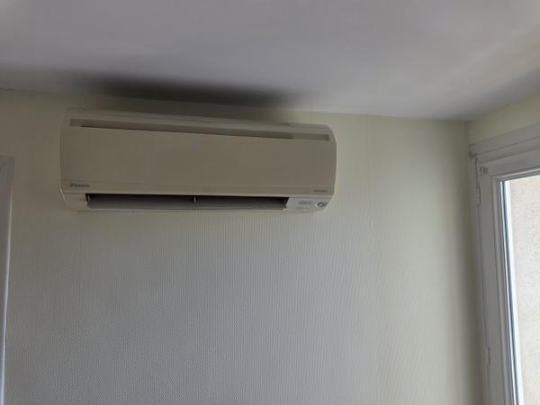Climatisation murale Daikin en séjour