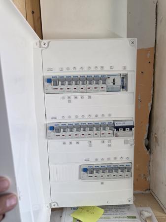 Tableau électrique triphasé
