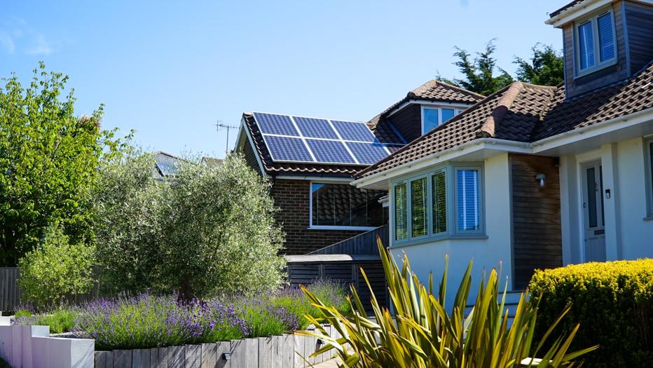 TVA 5,5 % panneaux solaires : ce que vous devez savoir pour profiter du taux réduit en 2025